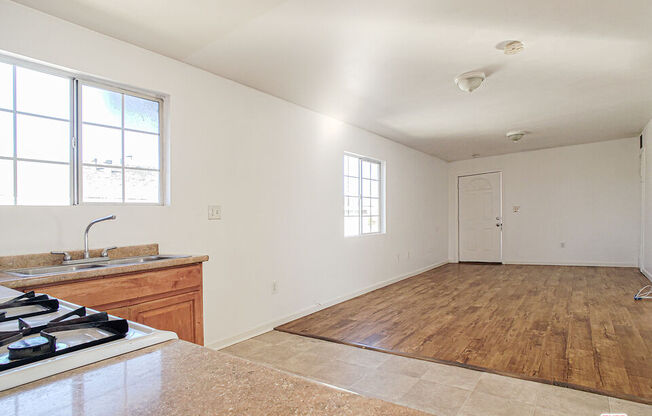 1555 W 204 ST