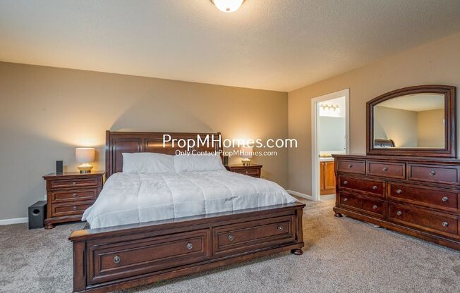 3 beds, 3 baths, $3,299