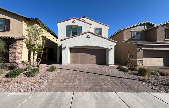 beautiful 3 bedroom 2 and half bath home is located in the Symmetry Bay Cadence community