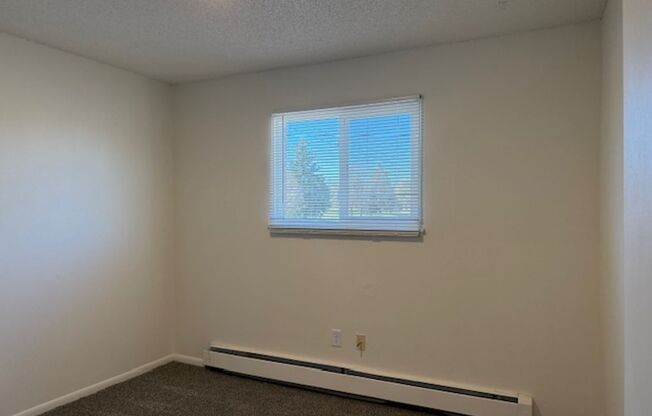 2 beds, 1 bath, 709 sqft, $900, Unit 4601 Apt B2