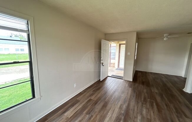 1 bed, 1 bath, $675, Unit 1306 Jacqueline St