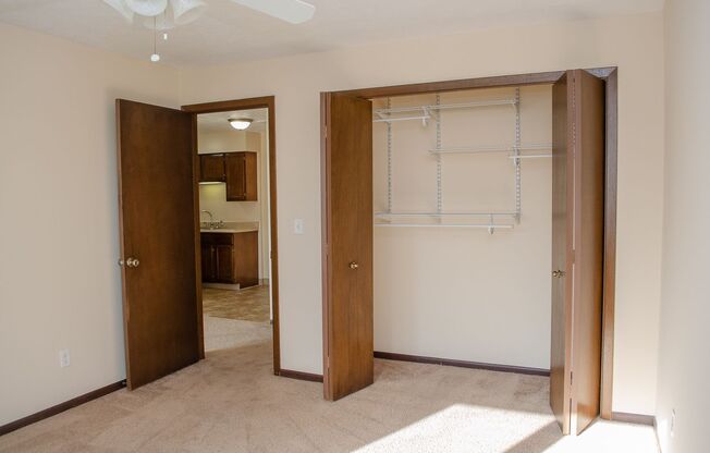 2 beds, 1 bath, 945 sqft, $1,110, Unit 909-30