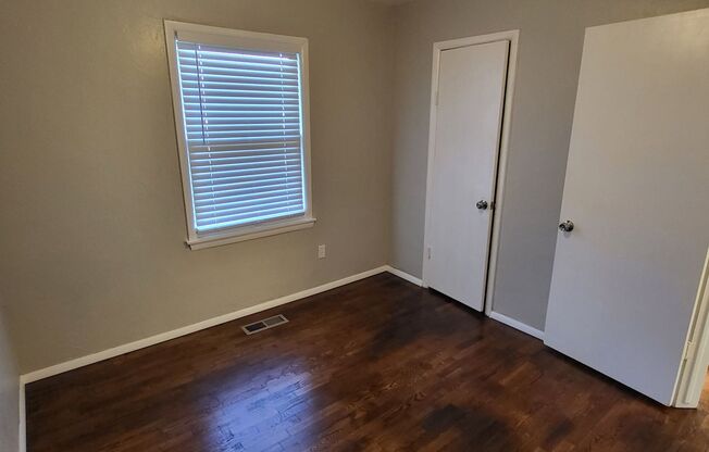 3 beds, 1 bath, $1,550