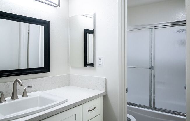 1 bed, 1 bath, 660 sqft, $1,995, Unit 214