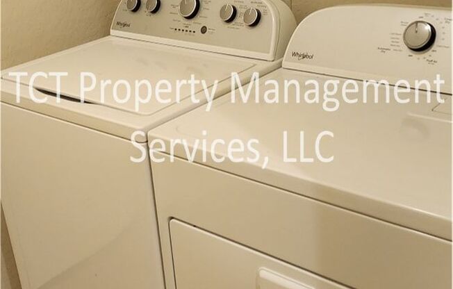 Beautiful 3 Bedroom Townhome Gated Gilbert Community!