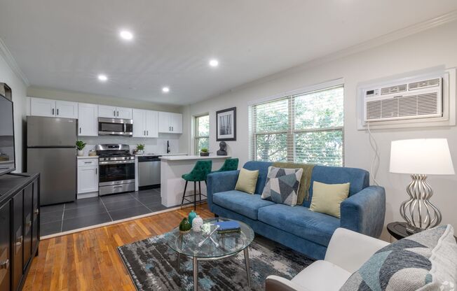 1 bed, 1 bath, 575 sqft, $2,345