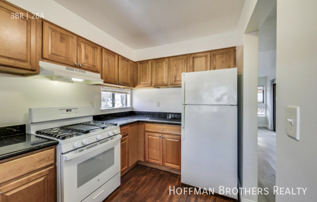 1425 38 AVE