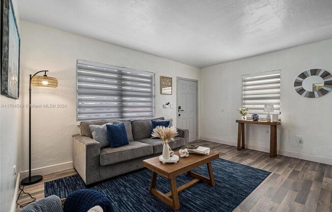 2 beds, 1 bath, $3,500, Unit # MIAMI