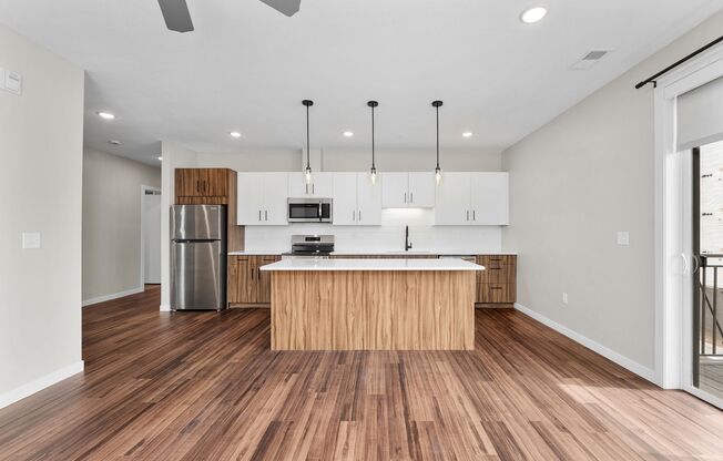 2 beds, 2 baths, 1,250 sqft, $1,950, Unit 426