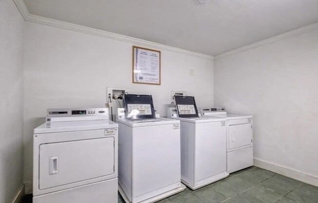 2 beds, 1.5 baths, 728 sqft, $3,250, Unit 303