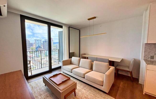 1 bed, 1 bath, 563 sqft, $3,800