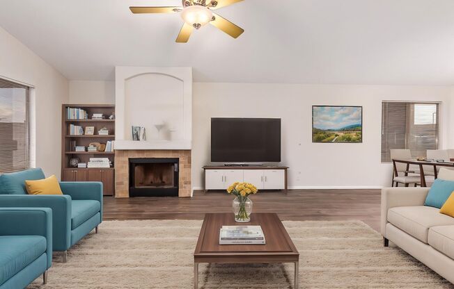 Gorgeous Gilbert home located on the Western Skies golf course!