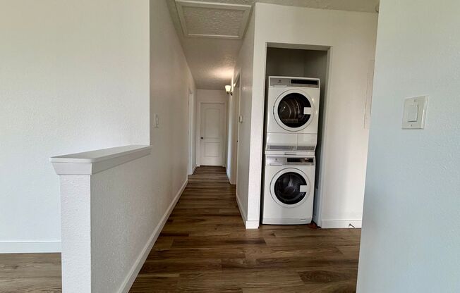 3 beds, 2 baths, 985 sqft, $2,375, Unit 401