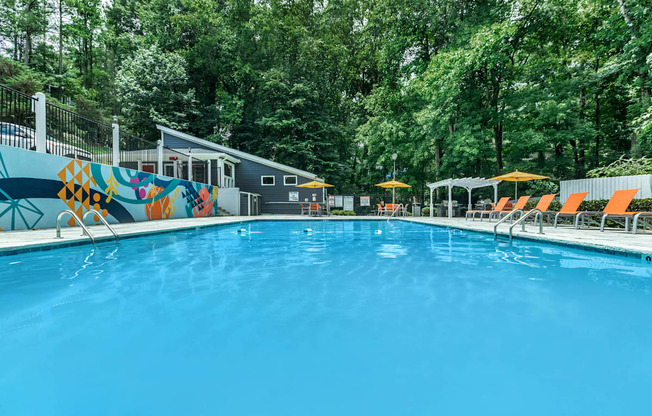 Crest at East Cobb Apartments on Roswell Road in Marietta, GA