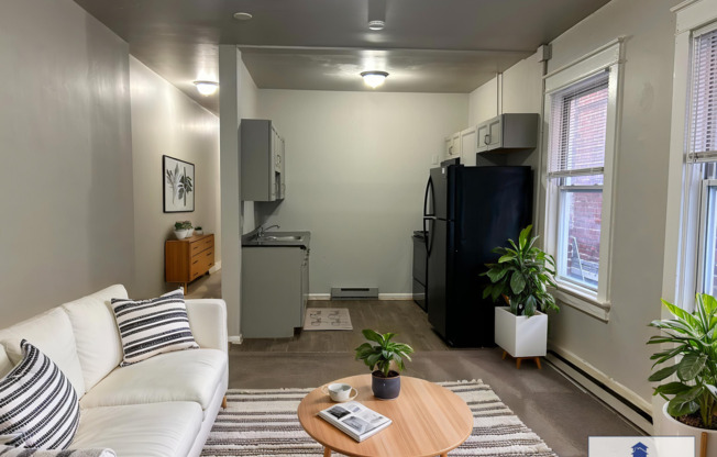 525 1/2 W. King St.