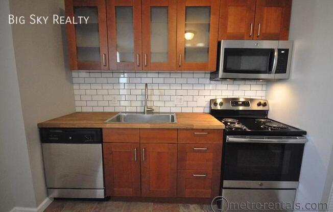 452 W 3 AVE