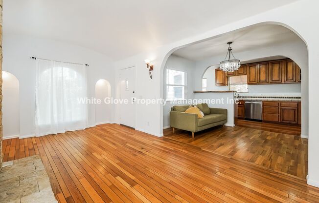 Spanish-Style 2 Bedroom Long Beach Home