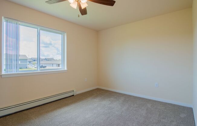1 bed, 1 bath, 749 sqft, $1,324, Unit EC 4237-09