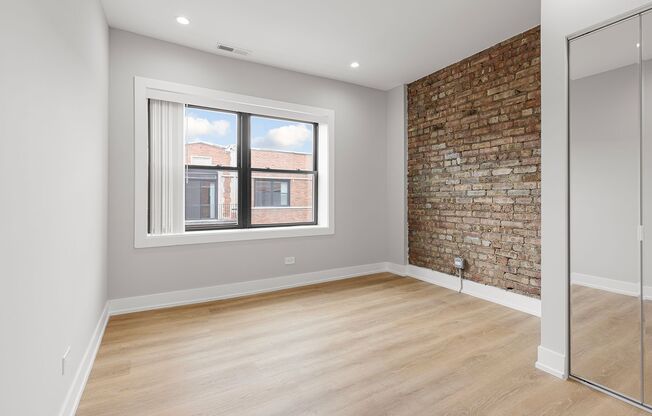 2 beds, 2 baths, 646 sqft, $2,250, Unit 1548-2B