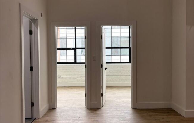 2 beds, 1 bath, 875 sqft, $2,275, Unit 525