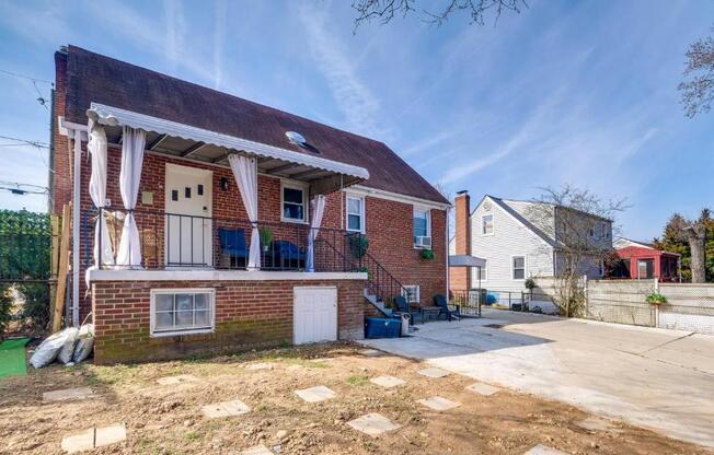121 ONONDAGA DR