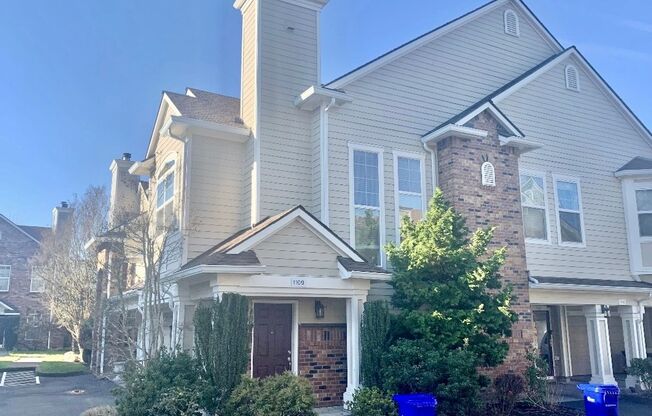 Gorgeous 2BD | 2BA Condo in the Heart of Orenco | GREAT Location | Water/Sewer/Garbage Included