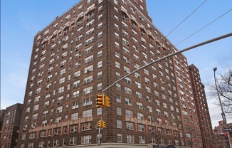 2 HORATIO ST