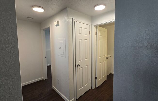 2 beds, 1 bath, $1,050, Unit Apt 3