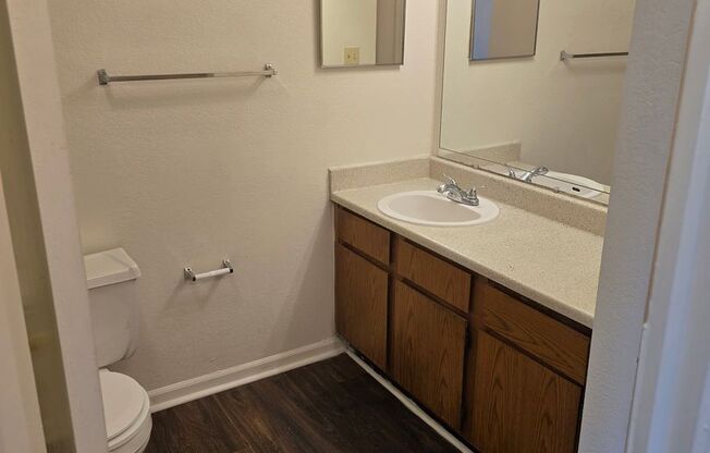 1 bed, 1 bath, 696 sqft, $825, Unit PG 1521