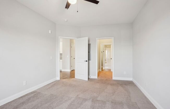 1 bed, 1 bath, 740 sqft, $1,599, Unit 600 - 3G
