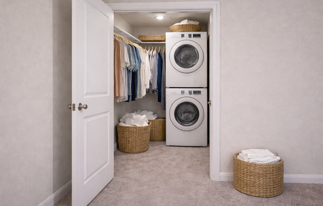 2 beds, 1 bath, 800 sqft, $1,599, Unit 800-21-102E