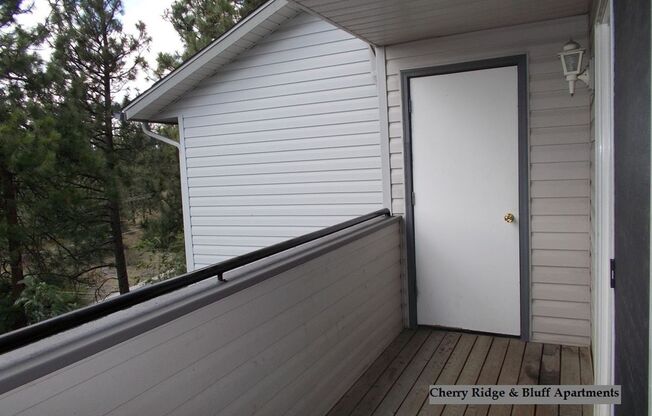 2 beds, 1 bath, 750 sqft, $1,375, Unit Bluff-7