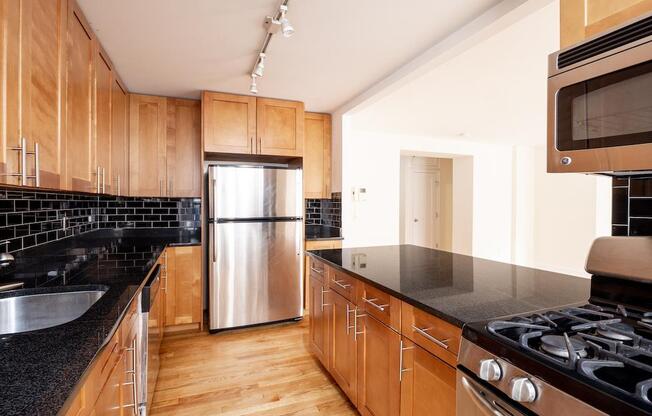 200 W 99 ST