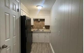 1 bed, 1 bath, $650