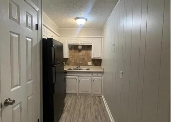 1 bed, 1 bath, $650