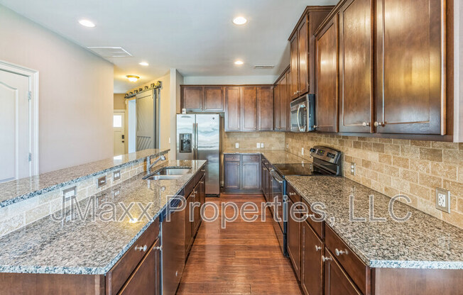 5080 WHITEOAK TER SE