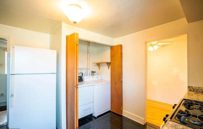 1 bed, 1 bath, $990