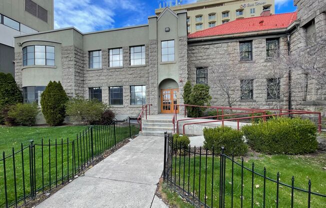 515 E Yakima Ave