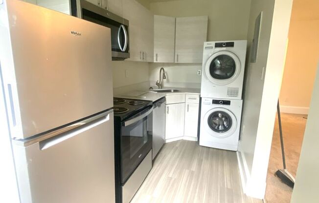 Studio, 1 bath, 475 sqft, $960, Unit Apt 206