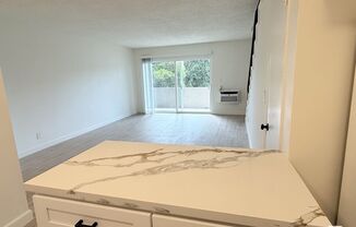 10840 CAMARILLO ST TRL