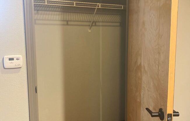 1 bed, 1 bath, 690 sqft, $1,130, Unit 606