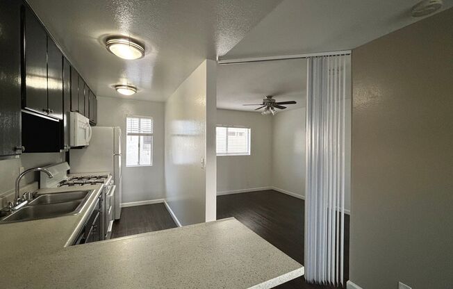 Studio, 1 bath, 455 sqft, $1,885, Unit 53-105