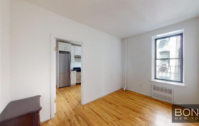 2 beds, 1 bath, $3,200, Unit 1H