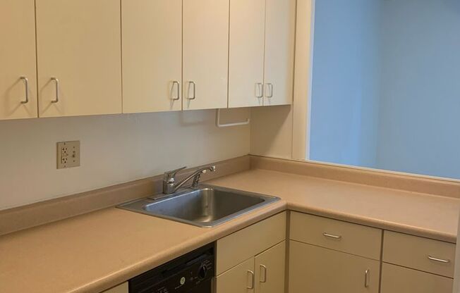 1 bed, 1 bath, $1,475, Unit 104