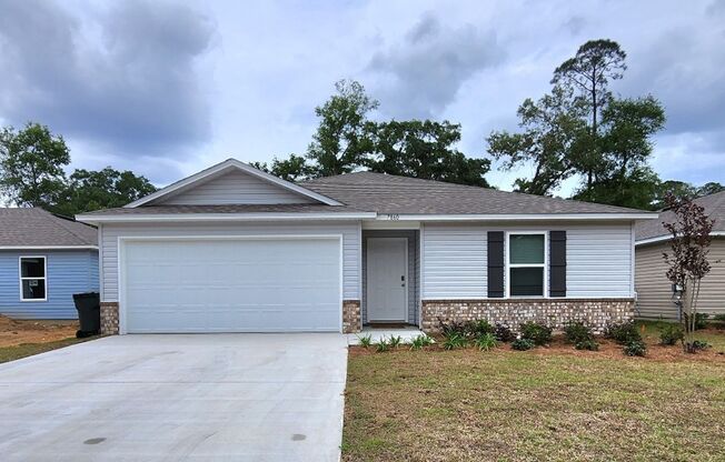 This attractive 3/2 Newer Home is situated in a prime location in Pensacola.