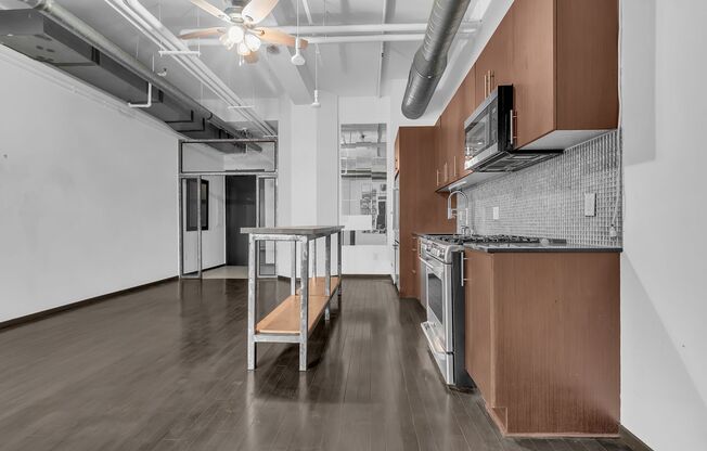 1 bed, 1 bath, $2,850, Unit 301