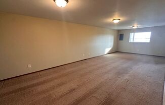 4 beds, 2 baths, $1,575, Unit 2334