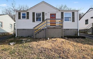 Adorable 2 Bedroom 1 Bath Home in Sylvan Heights!