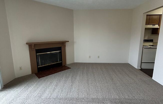 1 bed, 1 bath, 750 sqft, $850, Unit #25