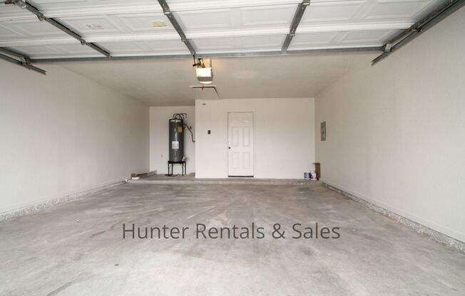 3 beds, 2 baths, $1,395